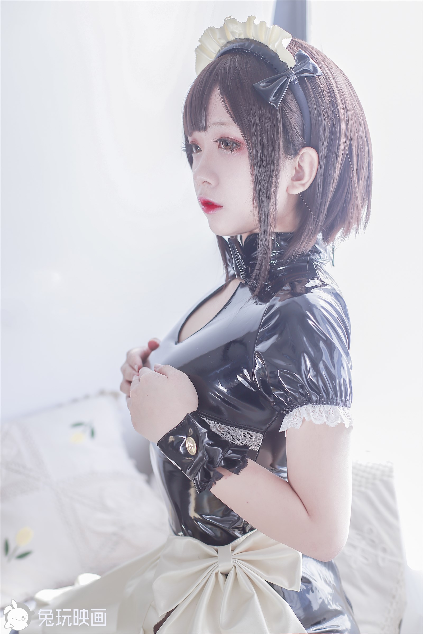 Rabbit Playing with Reflection VOL.078 Gel Coat Maid(18)